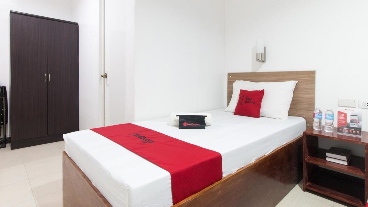 Reddoorz Plus Near Vigan City Commercial Center Kültér fotó
