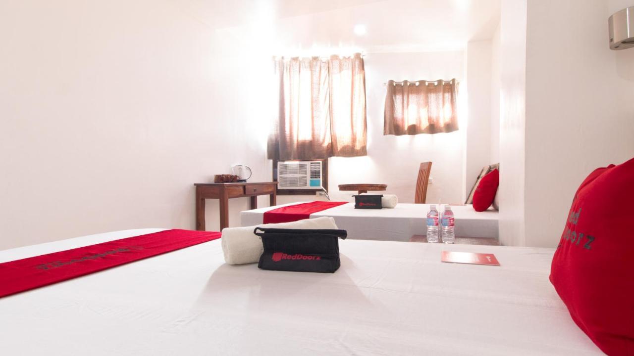 Reddoorz Plus Near Vigan City Commercial Center Kültér fotó